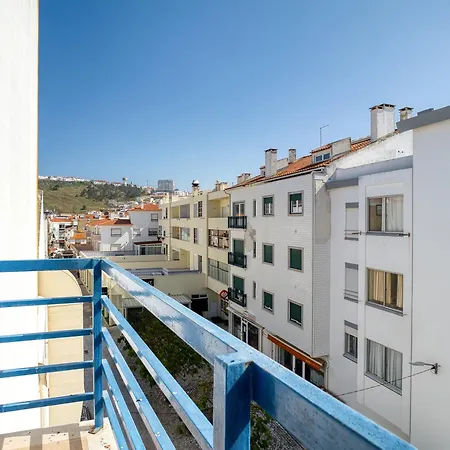 Sea View Apartment *